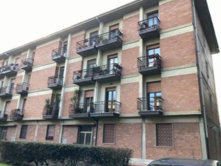 Scandicci via Pantin 4 vani al piano terra con resede e posto auto