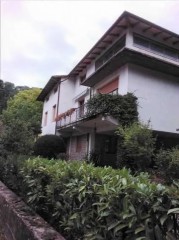 San Piero sa Sieve via Provinciale villa libera su 4 lati con resede e garage